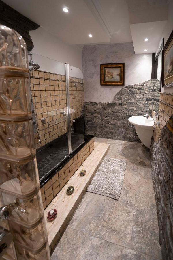 Villa Paraiso Vip Hotel Tematico (Adults Only) Revilla De Camargo Dış mekan fotoğraf